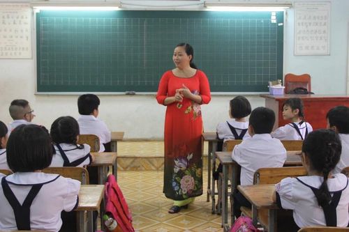 'Hổng dám đâu, em còn phải học bài'