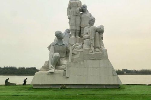 Thanh Hóa: Khánh thành Khu tưởng niệm các giáo viên và học sinh đã hy sinh tại công trường đê Nam sông Mã