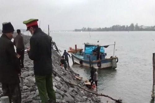 Đã tìm thấy thi thể nam thanh niên bỏ lại xe hàng, nhảy cầu ở Quảng Bình