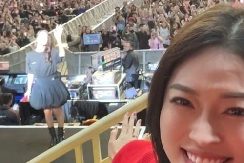Bức ảnh chụp chung Jisoo (BlackPink) của Á hậu Phương Nga