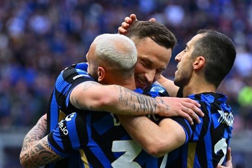 Inter Milan thắng nghẹt thở Udinese, giữ ngôi đầu Serie A