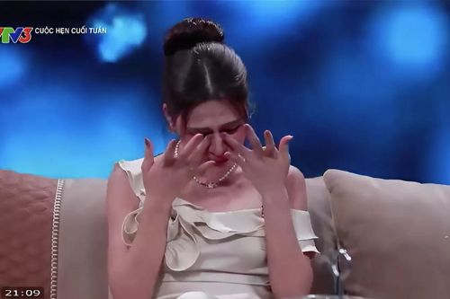 Ca sĩ Hà Nhi bật khóc trên sóng VTV vì ân hận và day dứt với bố