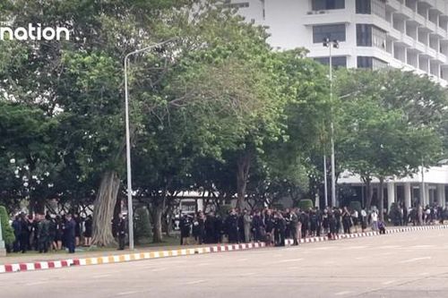 Nhiều tòa nhà rung lắc, Thủ tướng Thái Lan kêu gọi người dân không hoảng loạn