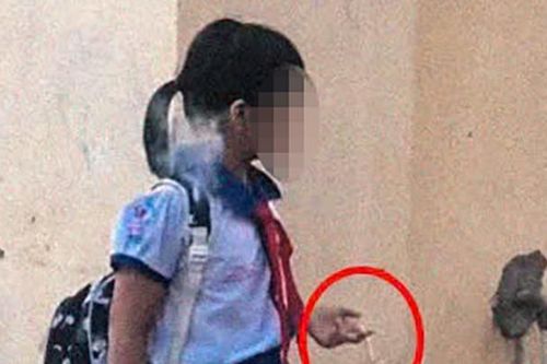 Sở GD-ĐT chỉ đạo 'nóng' vụ nhóm nữ sinh tiểu học hút thuốc lá trong trường