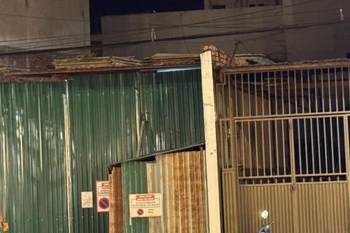 Nghi đào móng xây nhà 7 tầng làm đổ sập nhà 3 tầng của hàng xóm