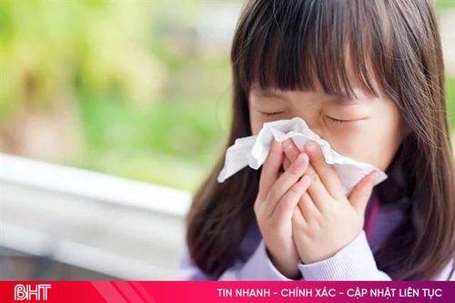 Chăm sóc trẻ bị hen khi trời trở rét