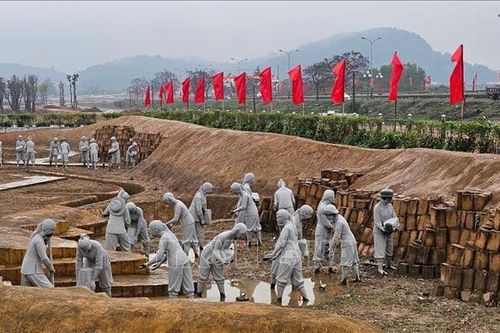 Khánh thành Khu tưởng niệm giáo viên, học sinh hy sinh tại công trường đê Nam sông Mã