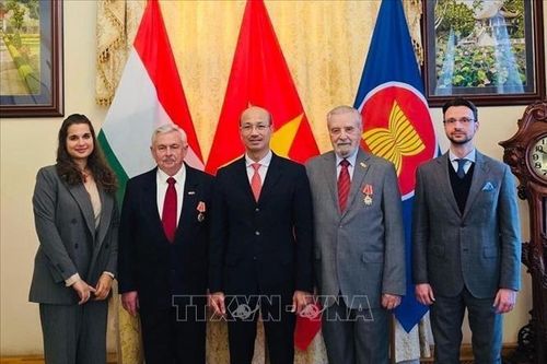 Việt Nam trao tặng Huân chương Hữu nghị cho những người bạn Hungary