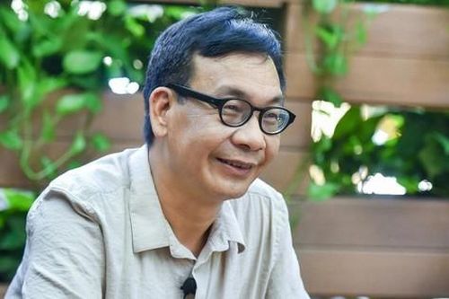 NSƯT Đức Khuê: U60 sống bình dị, 30 năm hạnh phúc bình yên bên vợ hiền