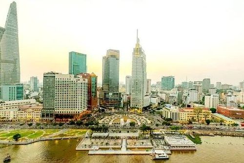 Trung tâm tài chính quốc tế, tự tin nhưng không quá viển vông