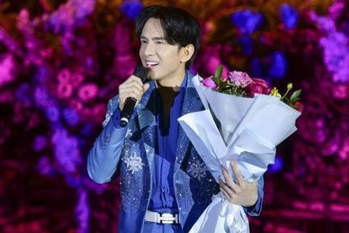 Đan Trường chúc mừng sinh nhật 'người tình' đặc biệt
