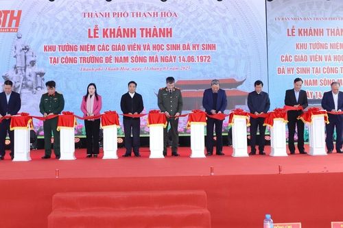 Khánh thành Khu tưởng niệm các giáo viên và học sinh đã hy sinh tại công trường đê Nam sông Mã