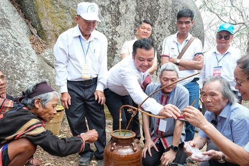 Vua Lửa: Huyền thoại và hiện thực
