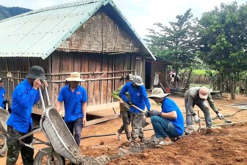 Tuổi trẻ Kbang góp sức xây dựng, sửa chữa nhà ở cho hộ nghèo