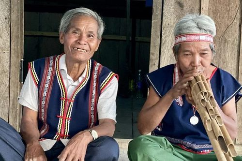 Những nghệ sĩ từ làng