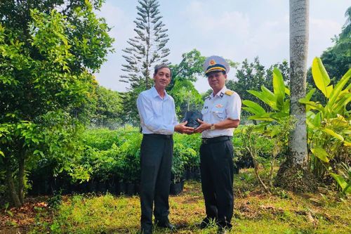 Lữ đoàn 957, Vùng 4 Hải quân: Tiếp nhận 2.000 cây giống từ Hội Bảo vệ Thiên nhiên và Môi trường TP. Hồ Chí Minh