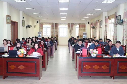 Hội nghị Báo cáo viên tháng 3