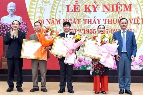 Nỗ lực sáng tạo, cống hiến cho sự nghiệp chăm sóc sức khỏe Nhân dân