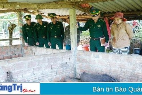 Chiến sĩ 'quân hàm xanh' chung tay chăm lo đời sống nhân dân vùng biên