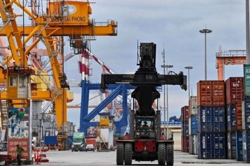 Những ngành nào bị ảnh hưởng nếu Mỹ áp thuế quan lên Việt Nam?