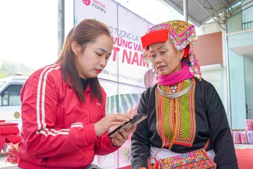 Viettel đồng hành cùng ngành y tế trong chăm sóc sức khỏe cộng đồng