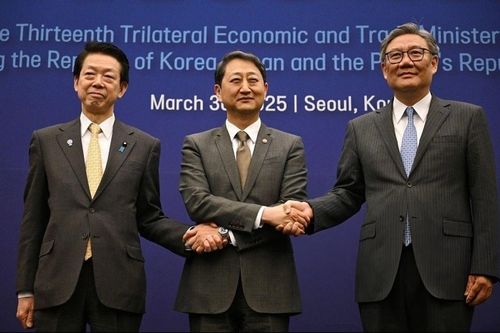 Ba cường quốc châu Á bắt tay siết chặt liên kết thương mại