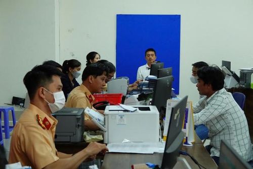 Thu hút nhân tài để phát triển kinh tế - xã hội