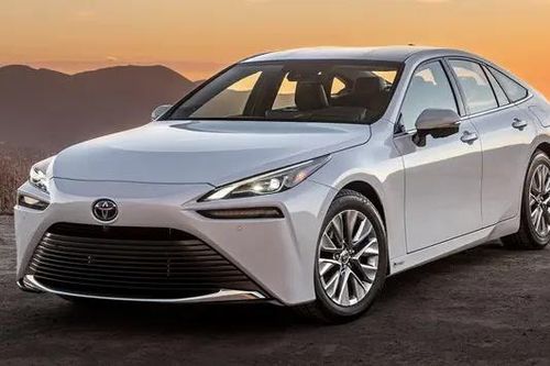 Toyota ngừng sản xuất Mirai Limited