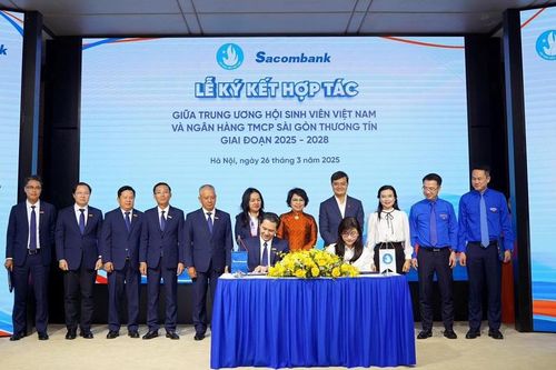 Đồng hành cùng sinh viên nâng cao kiến thức khởi nghiệp, chuyển đổi số