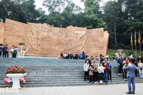 Di tích lịch sử Đền Hùng