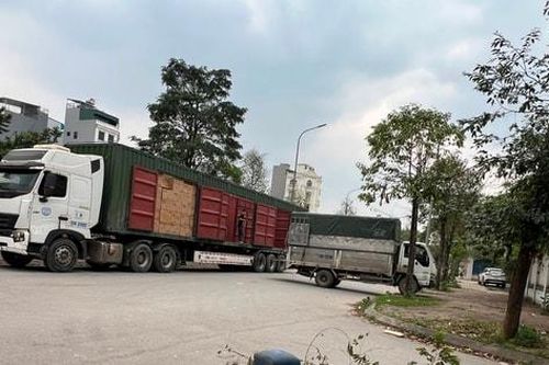 Sớm kiểm tra việc đỗ xe gây sập hố ga tại phường Phú Lương