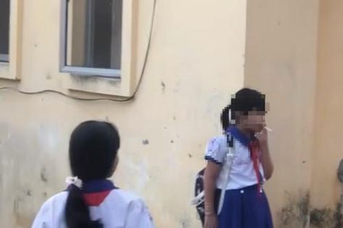 Sở GD-ĐT An Giang vào cuộc xác minh vụ nhóm nữ sinh tiểu học hút thuốc lá