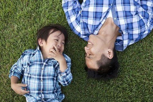 5 kiểu cha mẹ dễ nuôi ra những đứa con xuất sắc được Harvard chọn