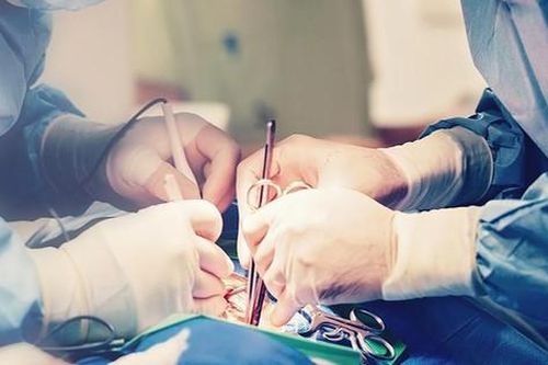Các phương pháp và dùng thuốc điều trị hở van động mạch chủ