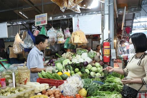 Vực dậy sức mua cho chợ truyền thống - Bài 1: Vắng khách và dần 'mất điểm'