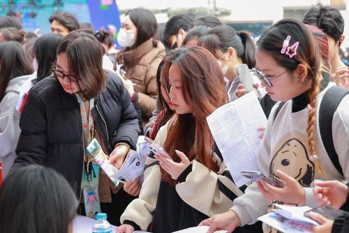 Trang bị kỹ năng mềm, tăng cơ hội việc làm cho sinh viên