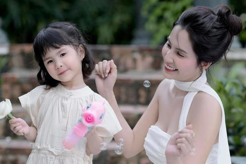 Thiên An khoe ảnh con gái tròn 4 tuổi