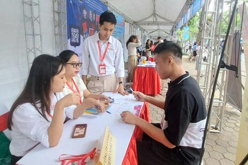 Hà Nội: ủy quyền Sở Nội vụ cấp, thu hồi giấy phép hoạt động dịch vụ việc làm