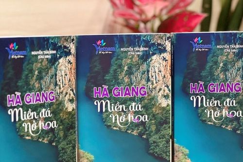 Chuyến du hành cảm xúc đến vùng đất biên viễn qua những trang sách