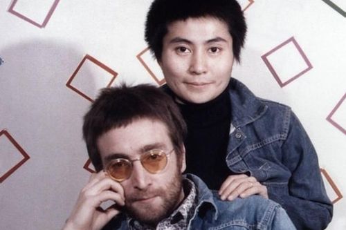 Sách tiểu sử 'Yoko': Yoko Ono đã 'cứu vớt' The Beatles?