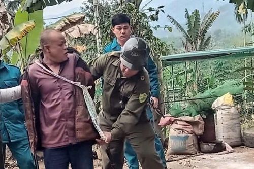 Bắt đối tượng dùng gậy sắt làm thương vong 3 người trong một gia đình tại Hòa Bình