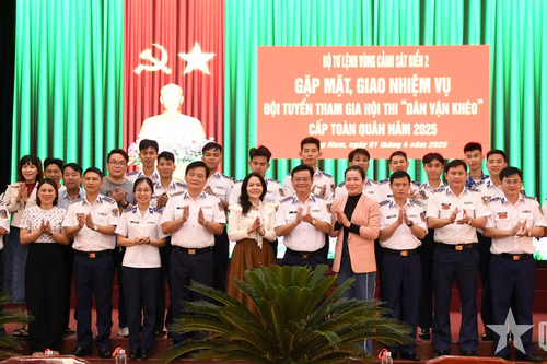 Chính ủy Vùng Cảnh sát biển 2 giao nhiệm vụ, động viên Đội tuyển thi 'Dân vận khéo' cấp Bộ Quốc phòng năm 2025