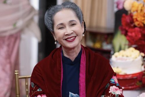 'Mẹ chồng quốc dân' NSND Lan Hương: 'Tôi may mắn khi được làm việc cùng các bạn trẻ tài năng'