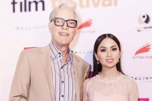 'Ca sĩ tỷ phú' Hà Phương chia sẻ kỷ niệm đặc biệt về 'ngôi sao' Hollywood vừa qua đời