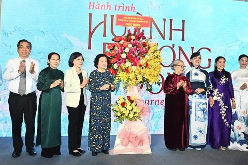 Khai mạc triển lãm 'Hành trình Huỳnh Phương Đông' tại Nhà Trưng bày Triển lãm TPHCM