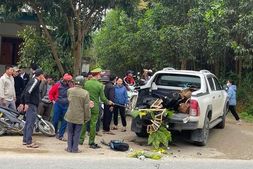 Va chạm với xe bán tải, hai học sinh lớp 11 thương vong