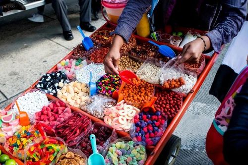 Mexico: Cấm bán đồ ăn vặt trong trường học