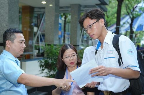 Hỗ trợ sinh viên trước khi tăng học phí
