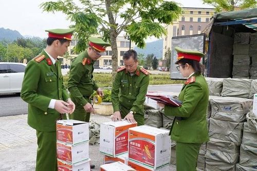 2,2 tấn thuốc trừ cỏ không rõ nguồn gốc ở Hà Giang