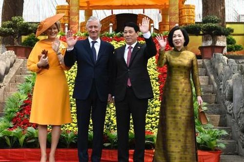 Chủ tịch nước Lương Cường cùng Nhà vua Bỉ thăm Hoàng thành Thăng Long